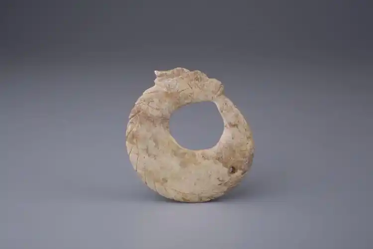 凌家滩出土文物首次大团圆璀璨星光凌家滩文化展省城开展