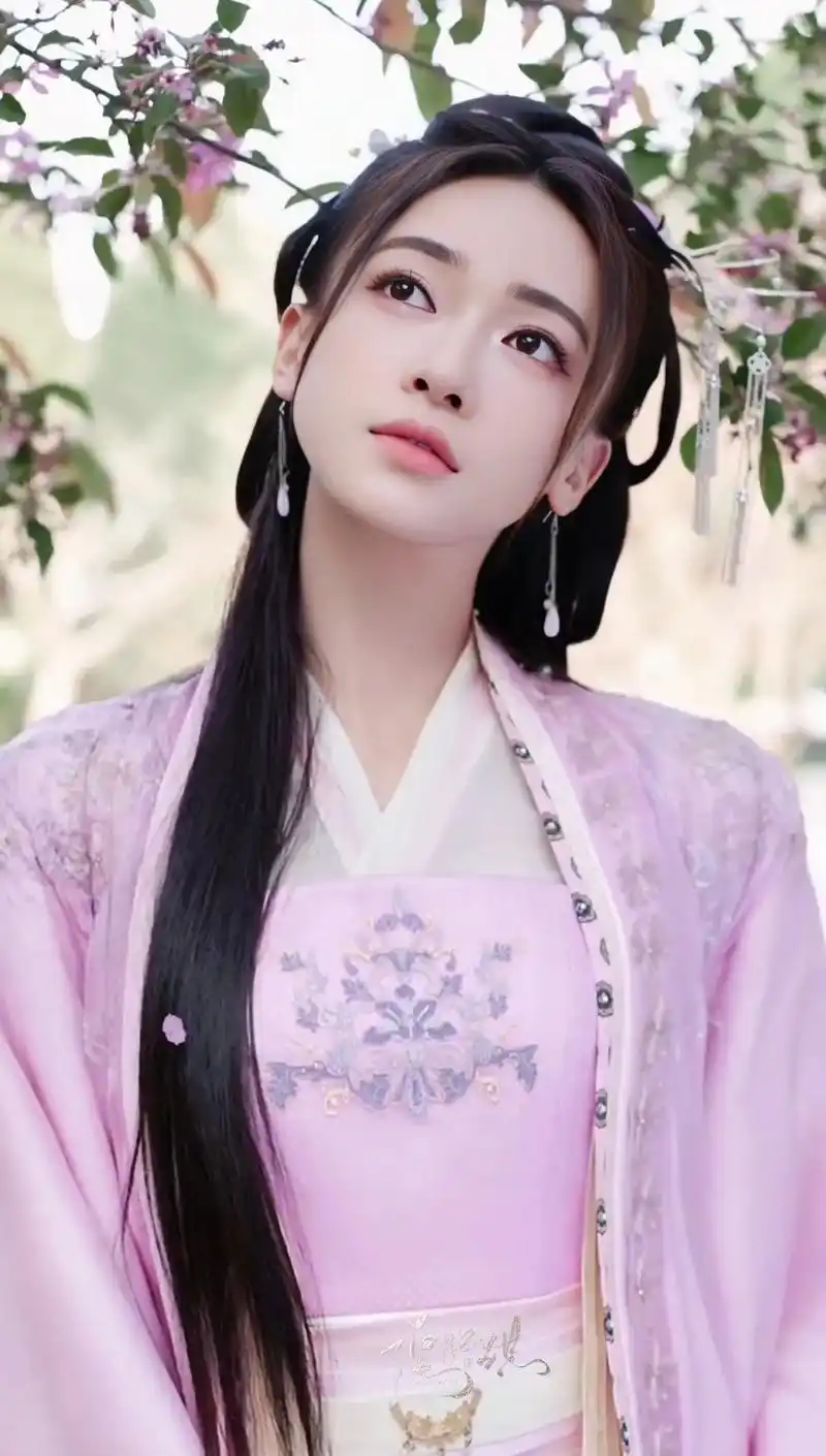 国风古韵 #古风写真 #吴谨言「小言姐姐真美～@吴谨言 - 抖音