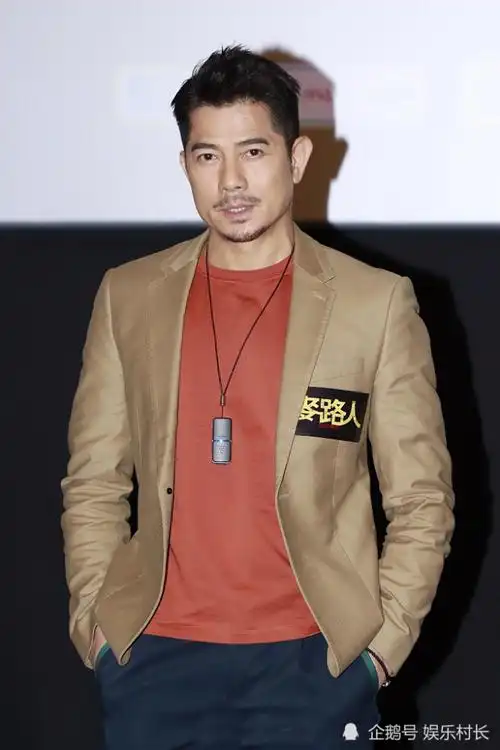 郭富城力挺方媛,首次回应妻子参加天王嫂训练营事件,对比潘玮柏尽显