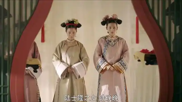 延禧攻略皇上选秀时说顺天府尹之女每天顶着酱油晒太阳是何意思