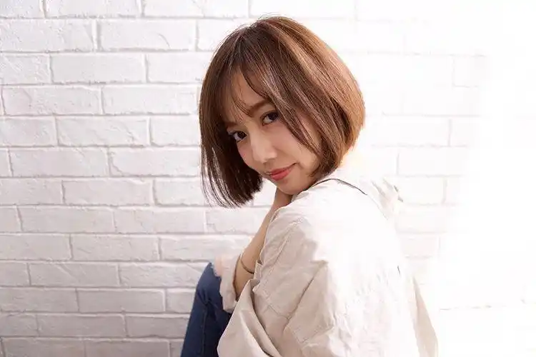 大饼脸最适合的短发脸大的人剪短发效果图