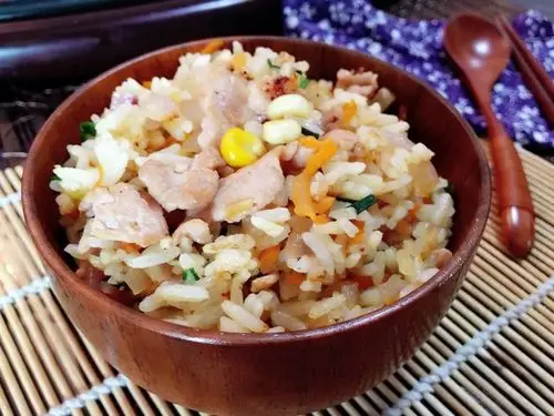 五彩叉烧肉焖饭怎么做好吃,五彩叉烧肉焖饭的家常做法 - 京细菜谱