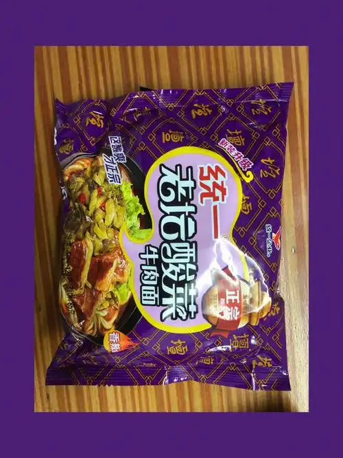 今天种草一款方便面,统一老坛酸菜牛肉面,真的是泡面里的天花板,面饼q