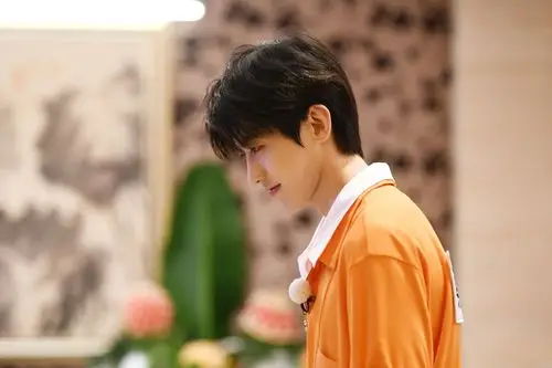 cr:蔡徐坤粉丝团官微跑男 - 堆糖,美图壁纸兴趣社区