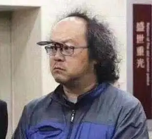 49岁窦唯近照,天后前夫,一代摇滚巨星如今变这样