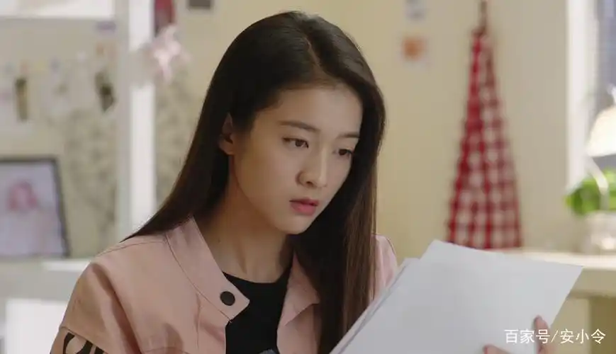 张雪迎在《青春最好时》中的唯美剧照,每一张都洋溢着青春的气息