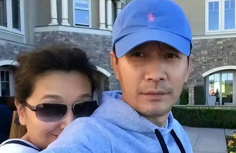 江珊老公原来是眼熟的他,穿西装帅过靳东,难怪妻子娇羞只想独享