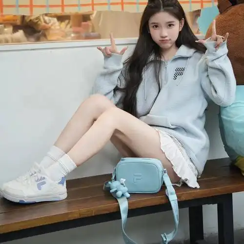 fila斐乐相机包欧阳娜娜同款包包潮牌女包包斜挎包小熊相机包女