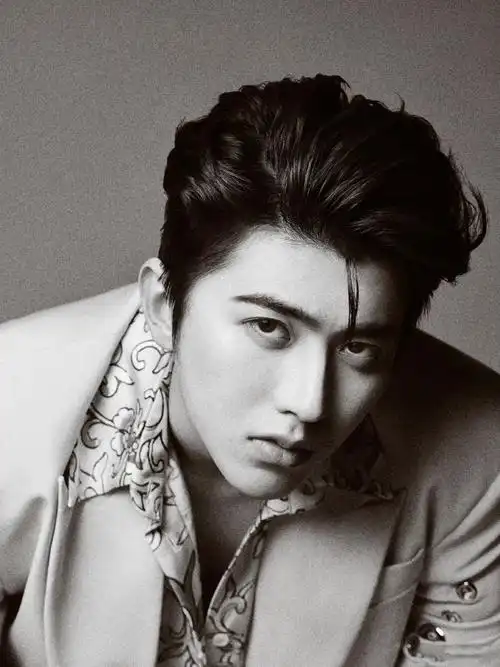 知名狗仔自曝蔡徐坤不会出镜,还爆料知名女星和某富二代秘密生子