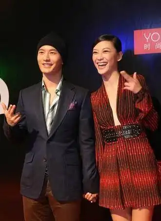 看完应采儿的童年照就知道为什么黄晓明娶了baby