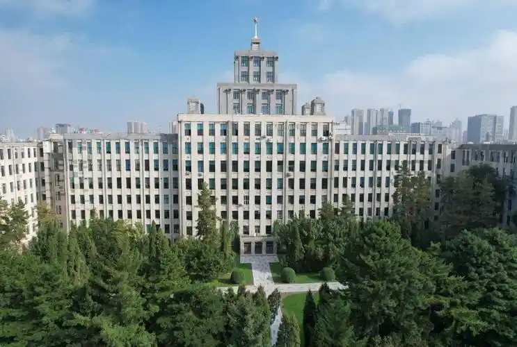 山东省也是三所,两所985,1所纯211,拥有山东大学,中国海洋大学等;安徽