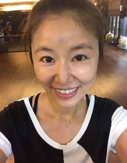 林心如卸妆后女明星卸妆后都不敢认了也真是为难化妆师了