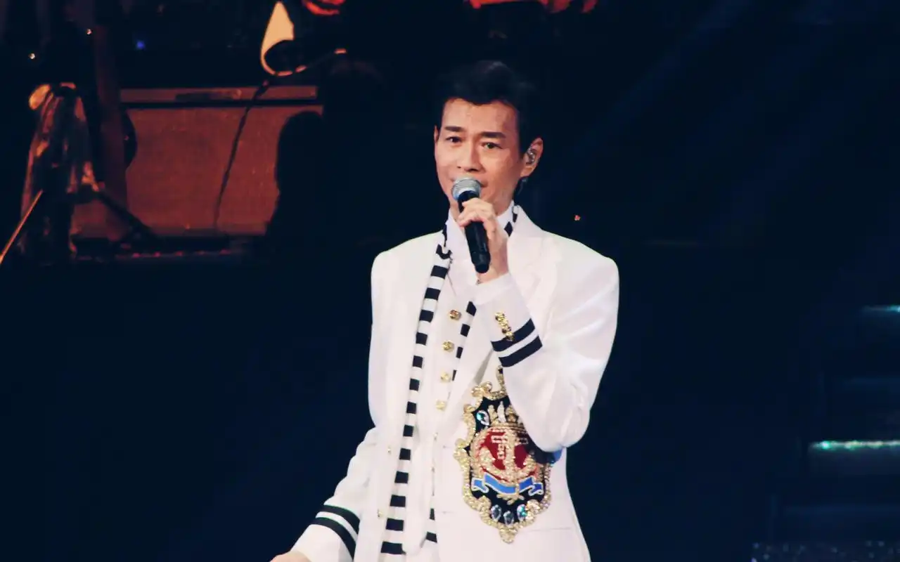 郑少秋,1947年出生于香港,中国香港演员,歌手.