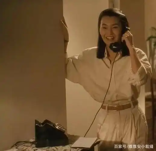 一代天后张曼玉《流金岁月》气质穿搭,职场精英范儿火上热搜