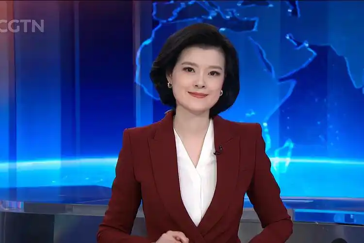 邹韵:央视新闻新面孔!曾获主持大赛金奖,实力太强被称神仙姐姐