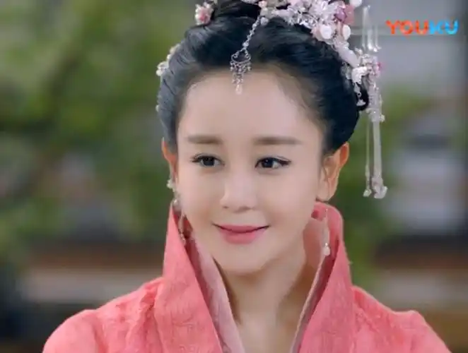 如何评价在《乘风破浪的姐姐》里海陆的颜值? - 知乎