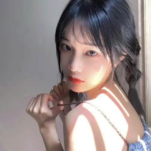 ins风青春女生头像阳光可爱