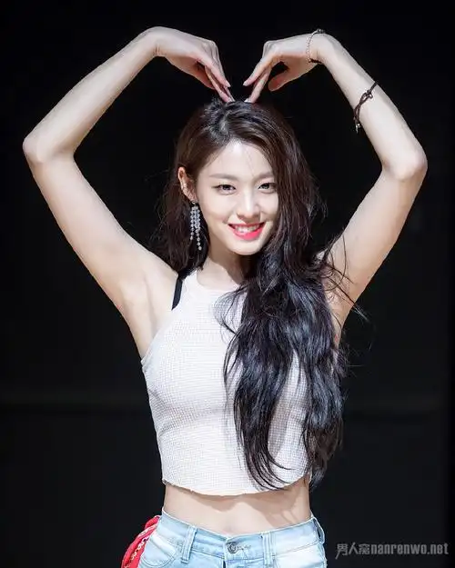 韩国女团, 雪炫, aoa - aoa雪炫曾被合成裸照 经纪公司:犯罪嫌疑人