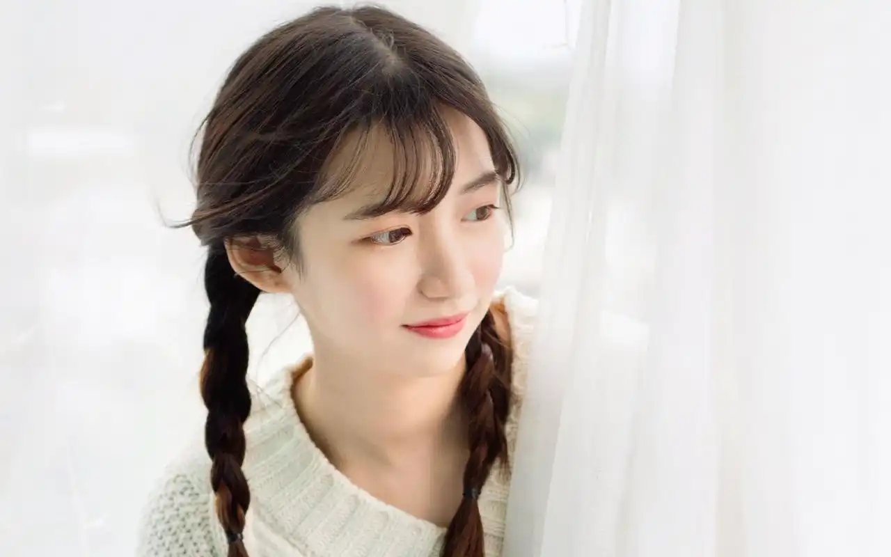 清新性感美女唯美文艺写真图片桌面壁纸