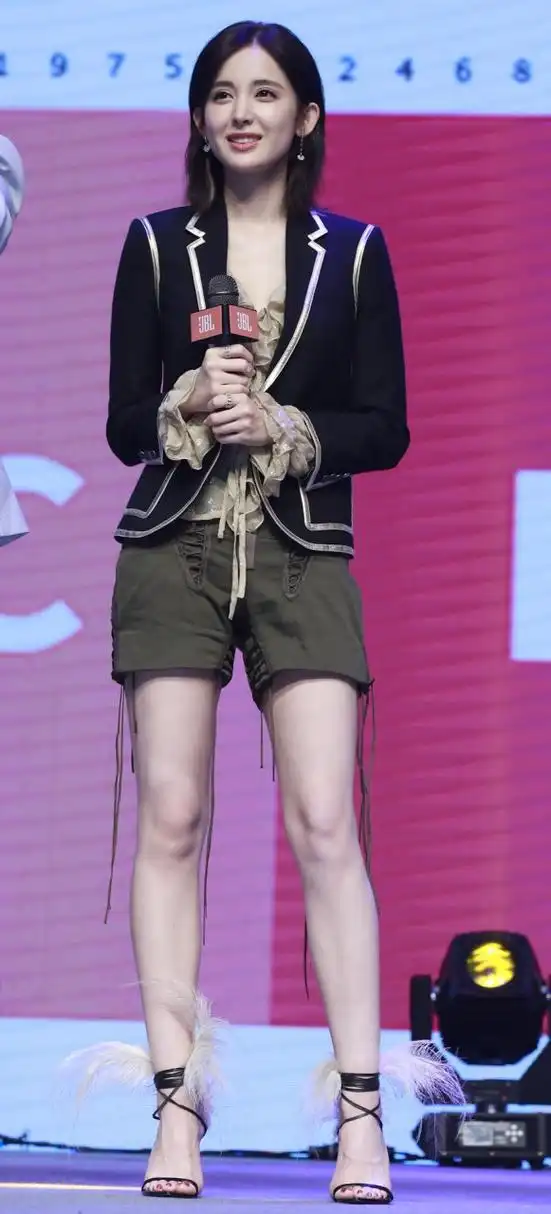 古力娜扎  美腿玉足美爆了