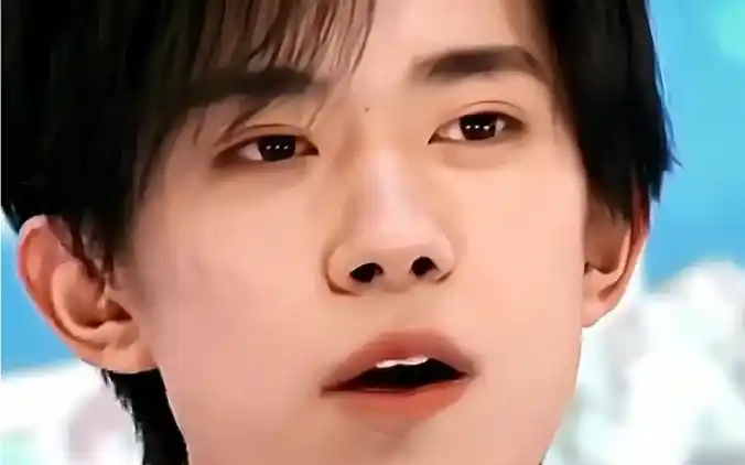 【易烊千玺】怼脸拍之央视版