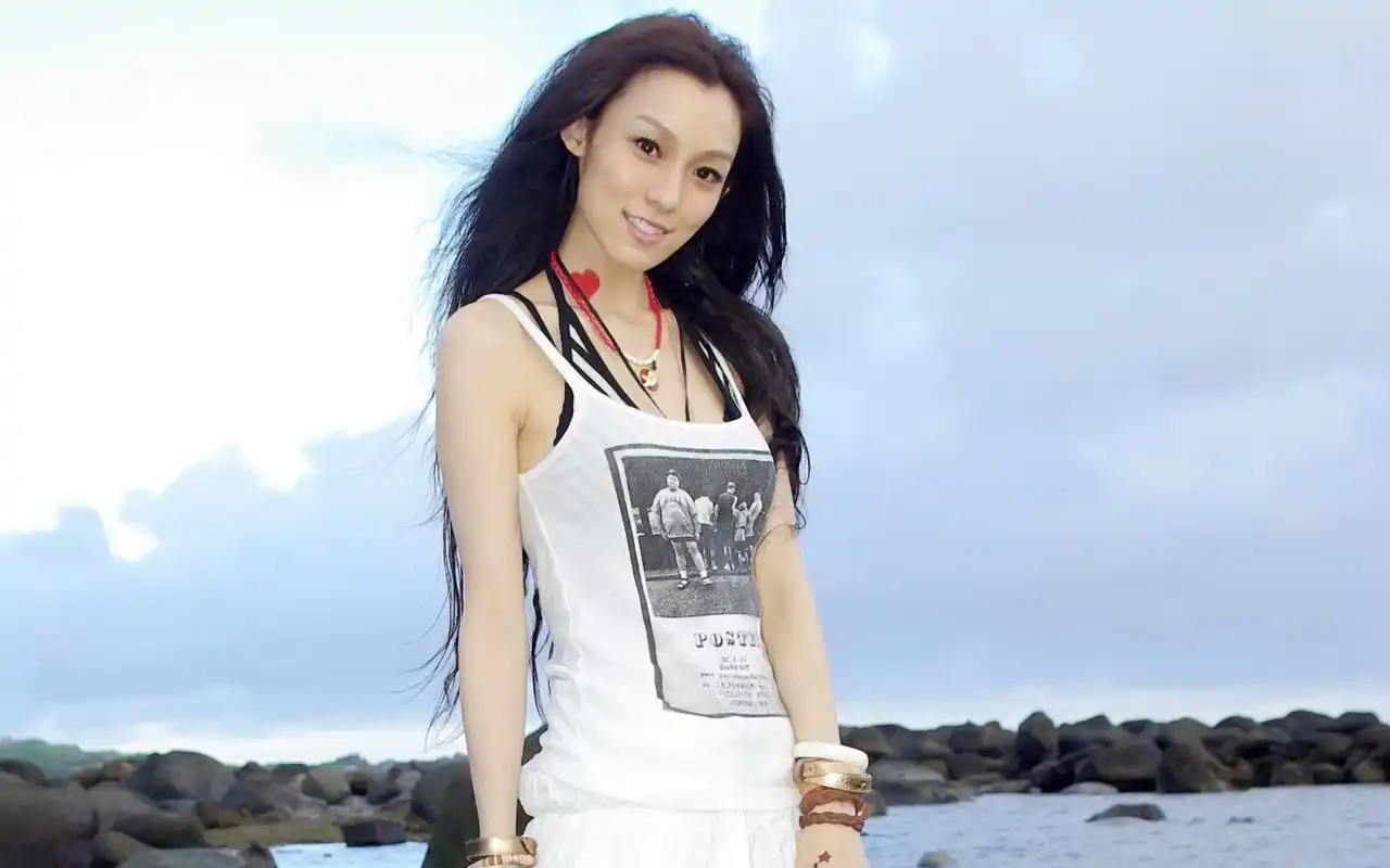 氧气美女范玮琪清新甜美唯美意境写真桌面壁纸