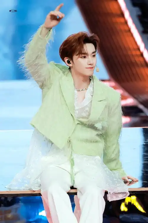 丁程鑫叁重楼暨出道四周年演唱会##今日星拍放送##丁程鑫在演唱会上