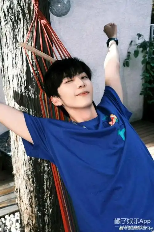 还记得洪欣的儿子张镐濂吗他竟和杨颖拍戏了