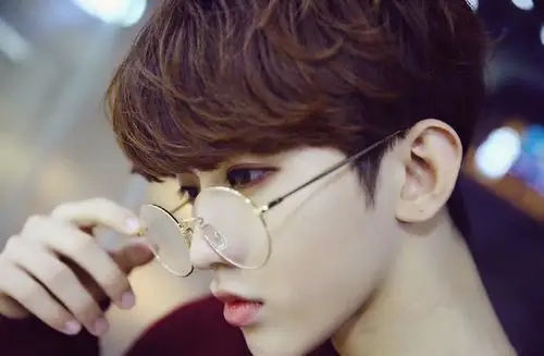 全能偶像蔡徐坤帅气壁纸_偶像练习生蔡徐坤