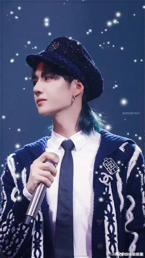 王一博是一个可以驾驭任何发色的酷盖,蓝发真的好绝啊