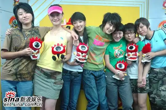 7月31日13时-14时,超级女声广州唱区10强做客新浪广东站嘉宾聊天室