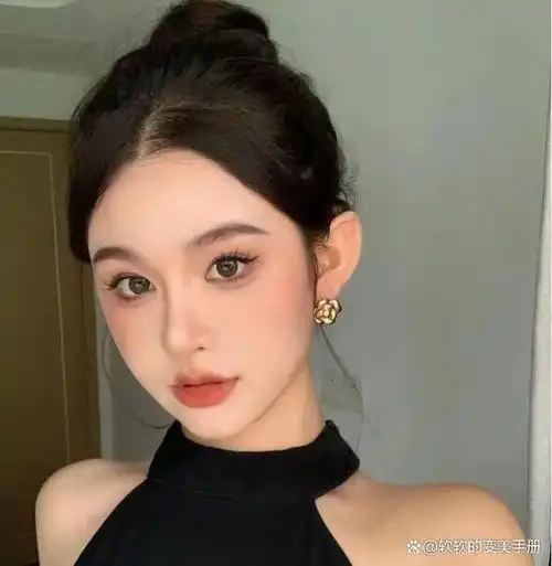 "高级脸"这个词,这几年在娱乐圈和时尚界可谓是火得一塌糊涂.