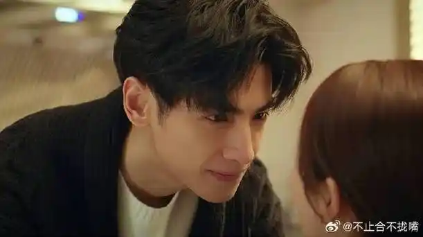 白鹿做早餐,笨手笨脚的,罗云熙举动太宠溺!