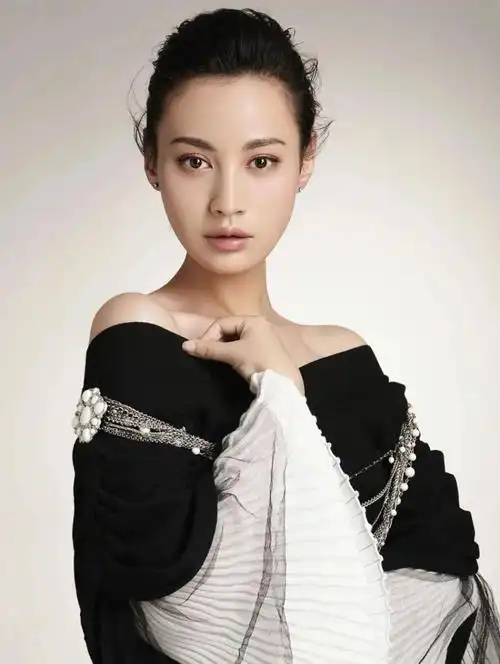 她是疯批美人鼻祖黑化不用眼线当红时隐退嫁圈中大佬如今杀回娱乐圈