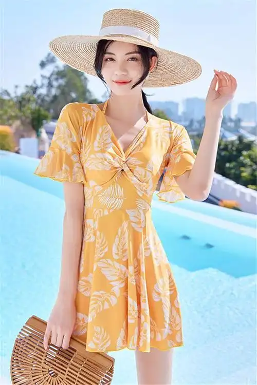 泳衣 女新款时尚连体游 泳衣学生可爱日系显瘦 遮肚保守泳装 女