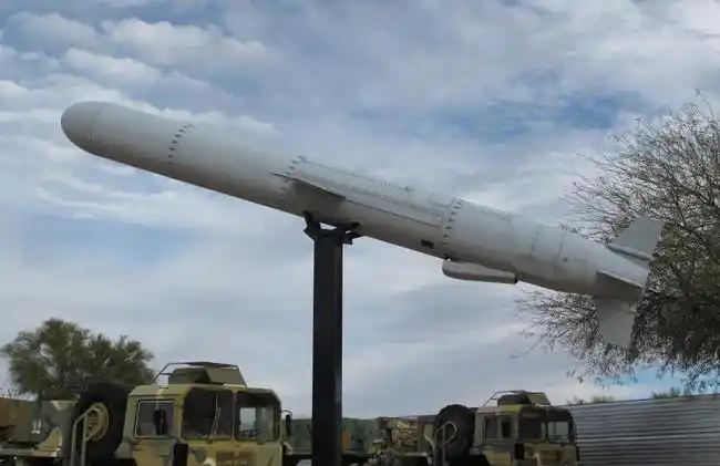 俄军首款洲际巡航导弹亮相,射程超1万公里!覆盖美国全境