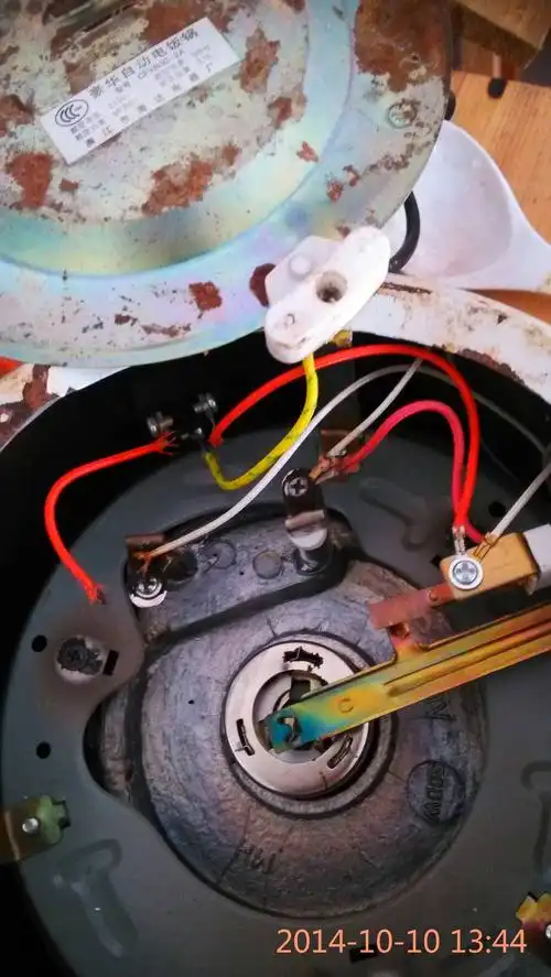 用胶布吗?那条线是煮饭的,不是保温那条