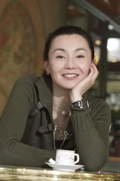 张曼玉59岁素颜巴黎小居曝光享受简单生活网友永远的女神