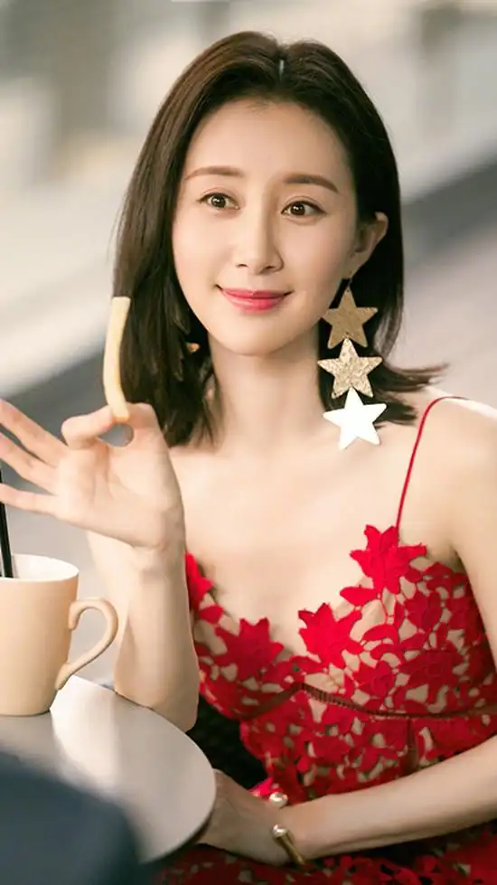 宝藏女孩舒畅示范穿搭休闲风也能穿出精致感小个子也不例外