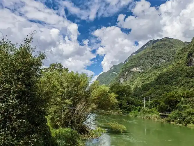 昨日活动:爬山91  理想文案:风景宜人   自由自在 现实 - 抖音