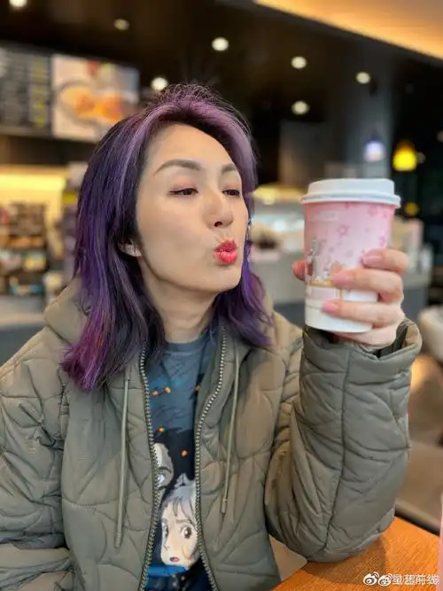 杨千嬅紫发挑染##杨千嬅紫发