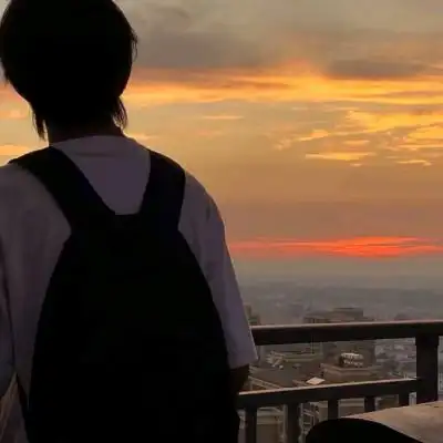 黄昏男生头像,说不出如斯寂寞表情的男生-男生头像