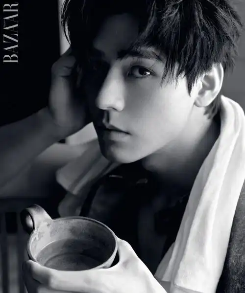 时尚芭莎五月刊封面##龚俊春日幻想芭莎大片