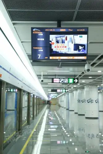 我们潜入成都地铁10号线,曝出53张内部高清照!炸裂成都人朋友圈!