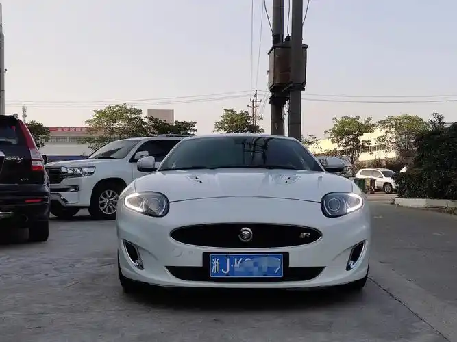捷豹xjkr  200多万,捷豹xk xkr 5.0l 机械增压硬顶版,2013年05月,6.