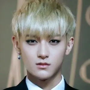 黄色假发短图片