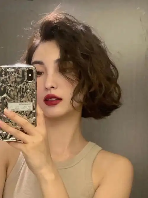 中短发法式港风复古卷头完美度过尴尬期