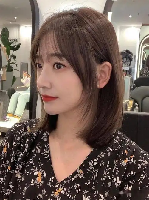 2021流行春风初恋锁骨发