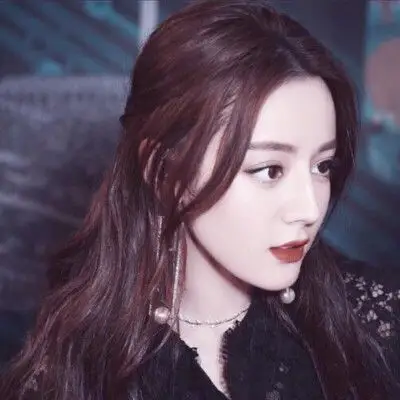 迪丽热巴头像雪碧