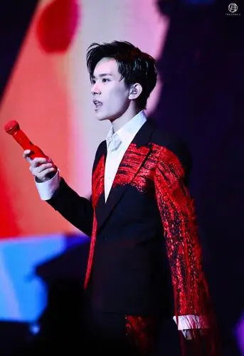 易烊千玺 #tfboys 十八岁成人礼生日会 高清 帅气